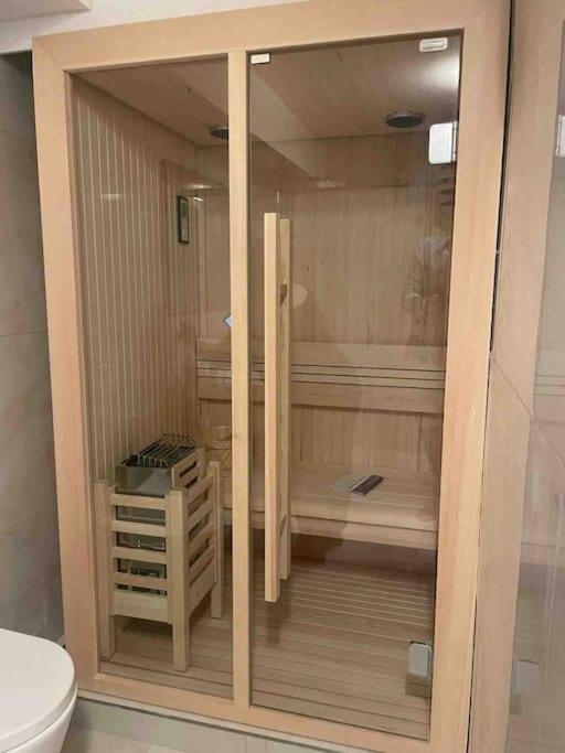 Appartamento Con Piscina E Sauna Bissone Dış mekan fotoğraf