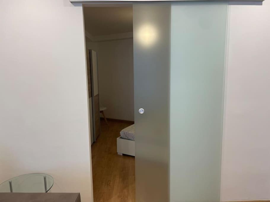 Appartamento Con Piscina E Sauna Bissone Dış mekan fotoğraf