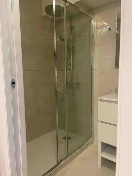 Appartamento Con Piscina E Sauna Bissone Dış mekan fotoğraf